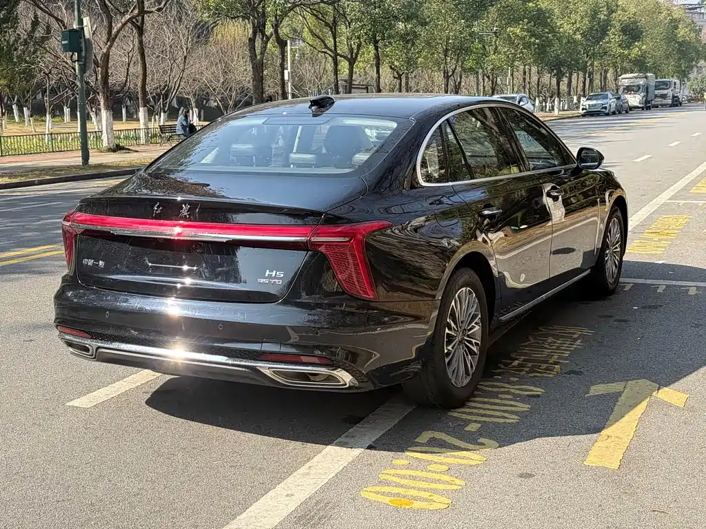 Hongqi H5 2023 1.5T DCT Zhilian Qiyun Edition купить на сайте DeffCars