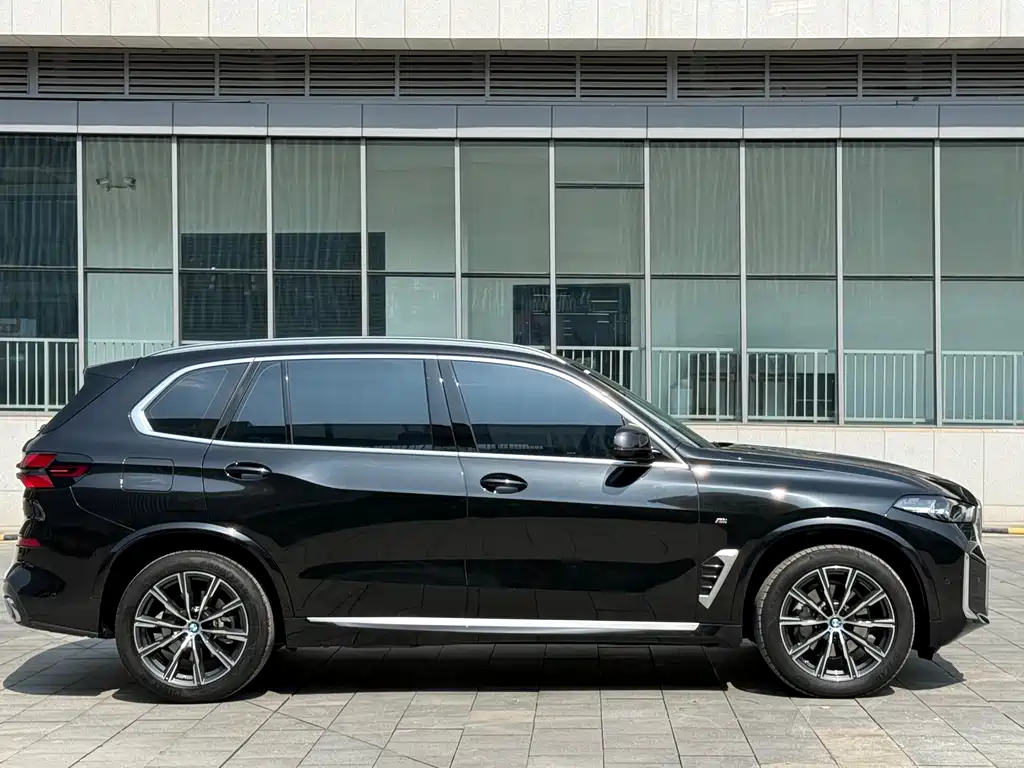 BMW X5 2023 xDrive 30Li M Sports Package купить на сайте DeffCars