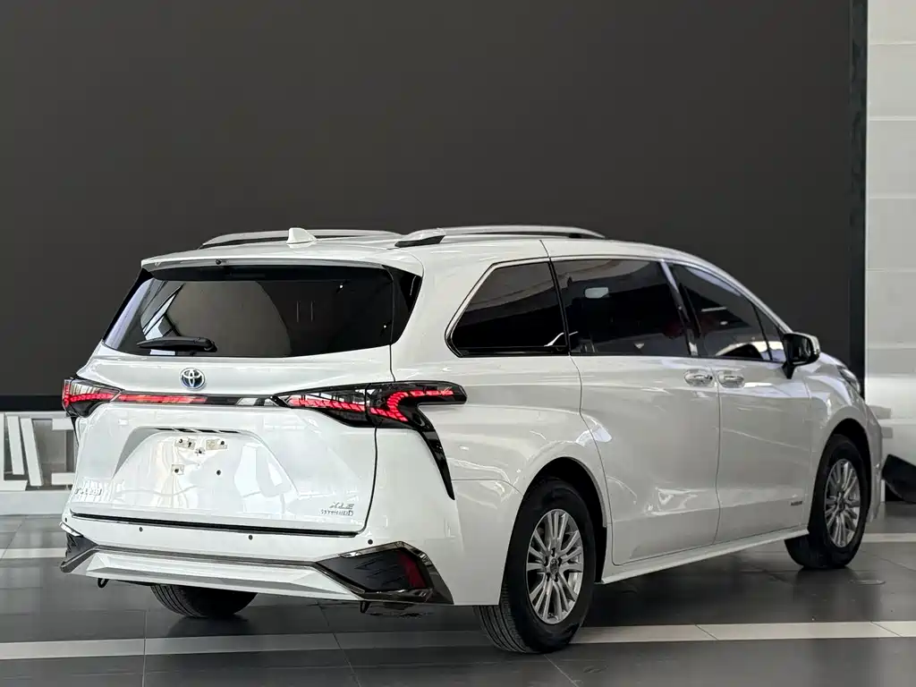 SIENNA 2021 2.5L Hybrid Comfort Edition купить на сайте DeffCars