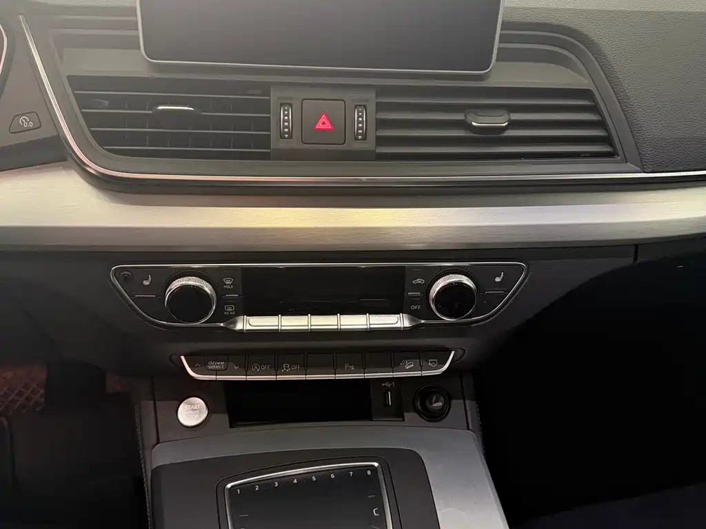 Audi Q5L 2018 40 TFSI enjoys fashionable style, National VI купить на сайте DeffCars