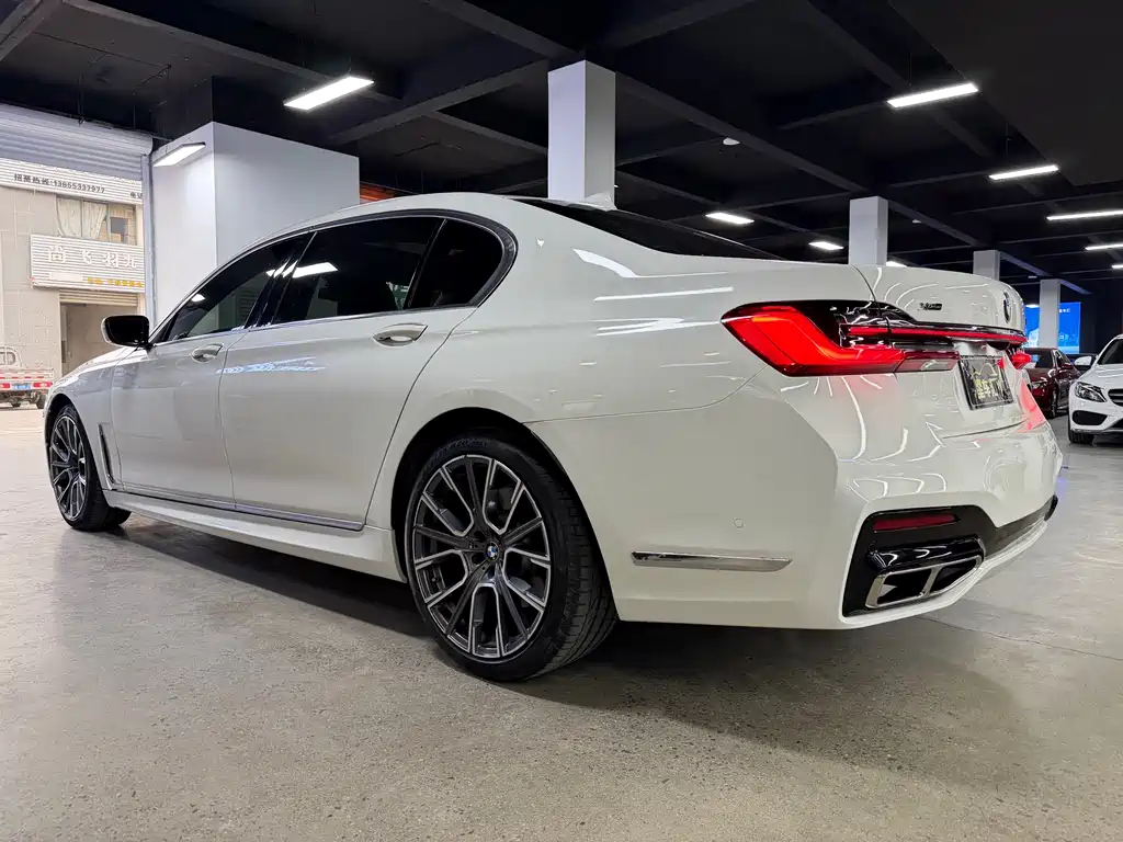 BMW 7 Series 2016 730Li Leading Model купить на сайте DeffCars