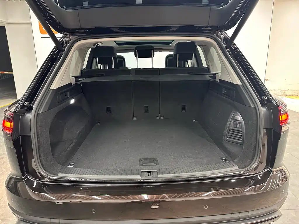 Touareg 2021 2.0TSI Pilot Special Edition купить на сайте DeffCars