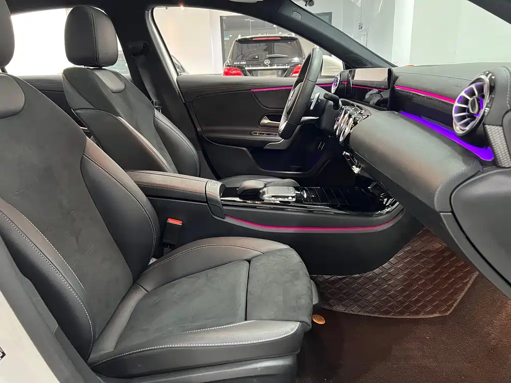 Mercedes-Benz A-Class 2022 Facelift A 200 L Sports Sedan Fashionable купить на сайте DeffCars