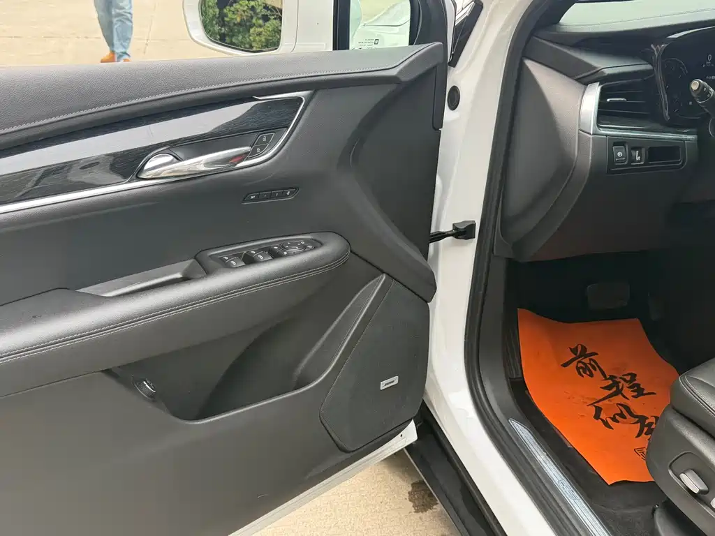 Cadillac XT5 2022 2.0T two-wheel drive luxury model купить на сайте DeffCars