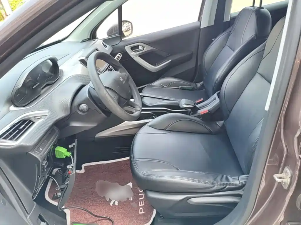 Peugeot 2008 2014 1.6L automatic trendy version купить на сайте DeffCars