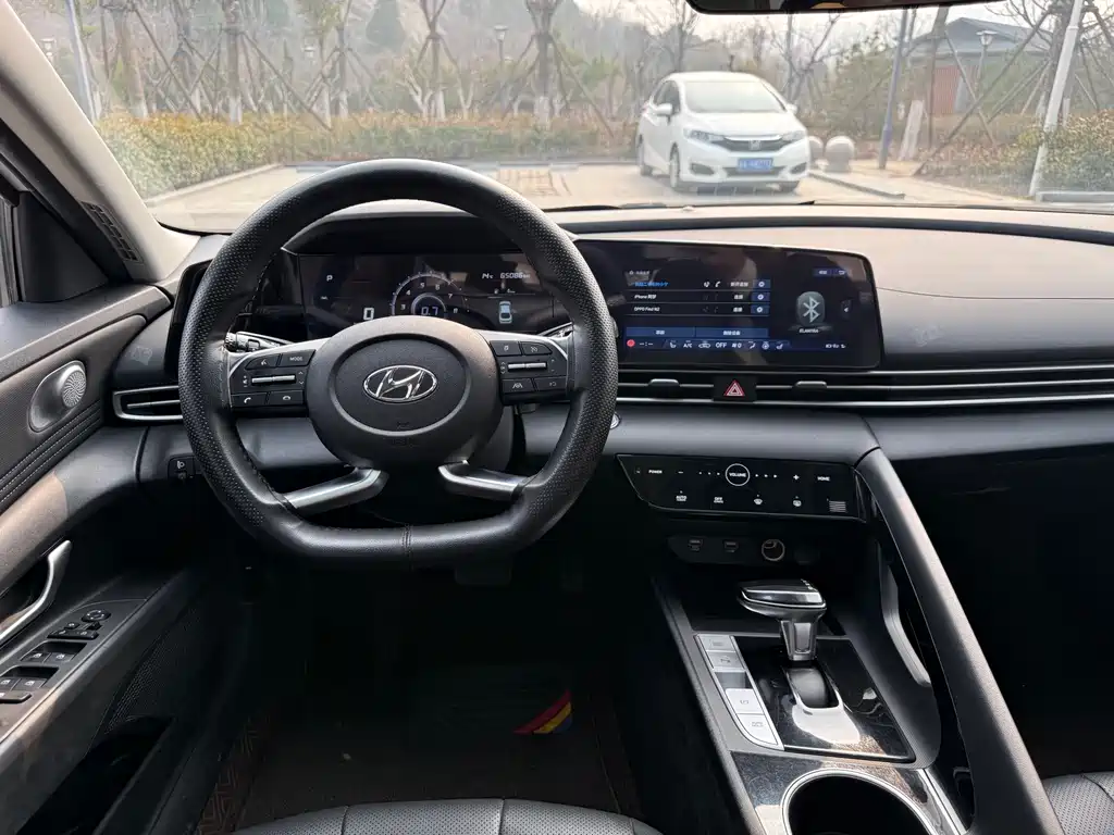 Elantra 2021 1.5L CVT LUX Premium Edition купить на сайте DeffCars