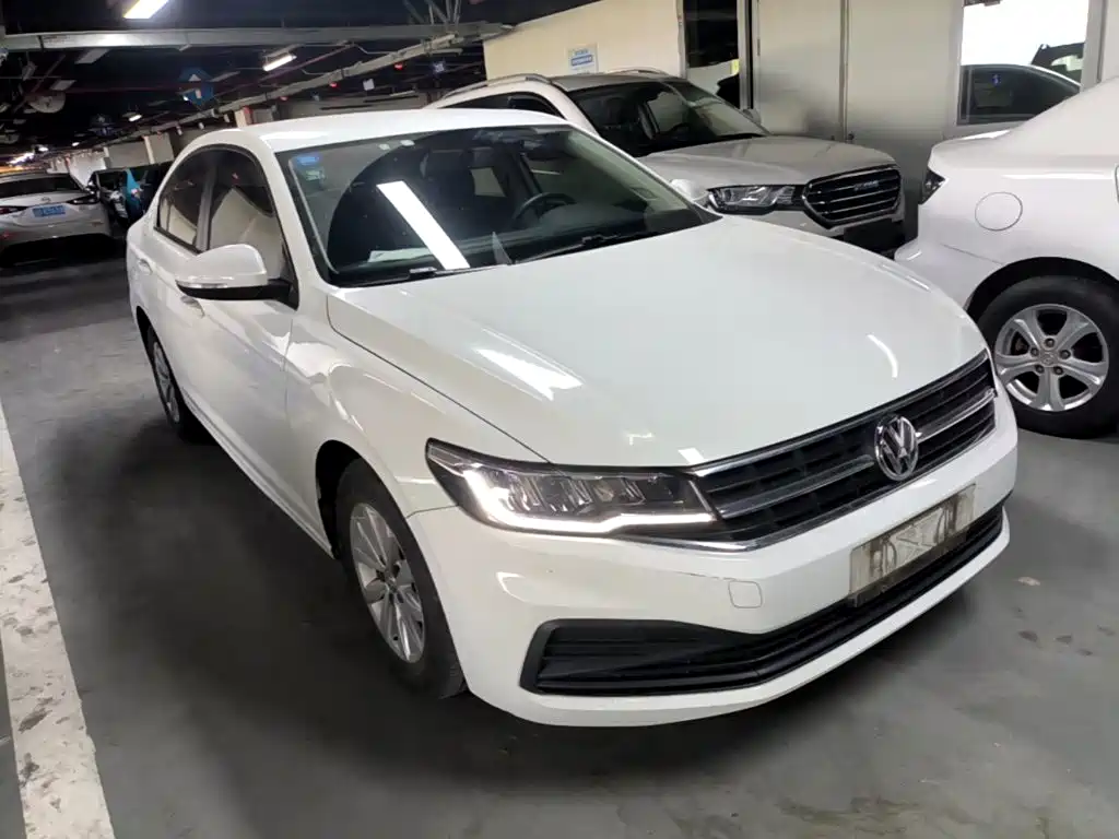 Bora 2019 1.5L manual fashion model купить на сайте DeffCars