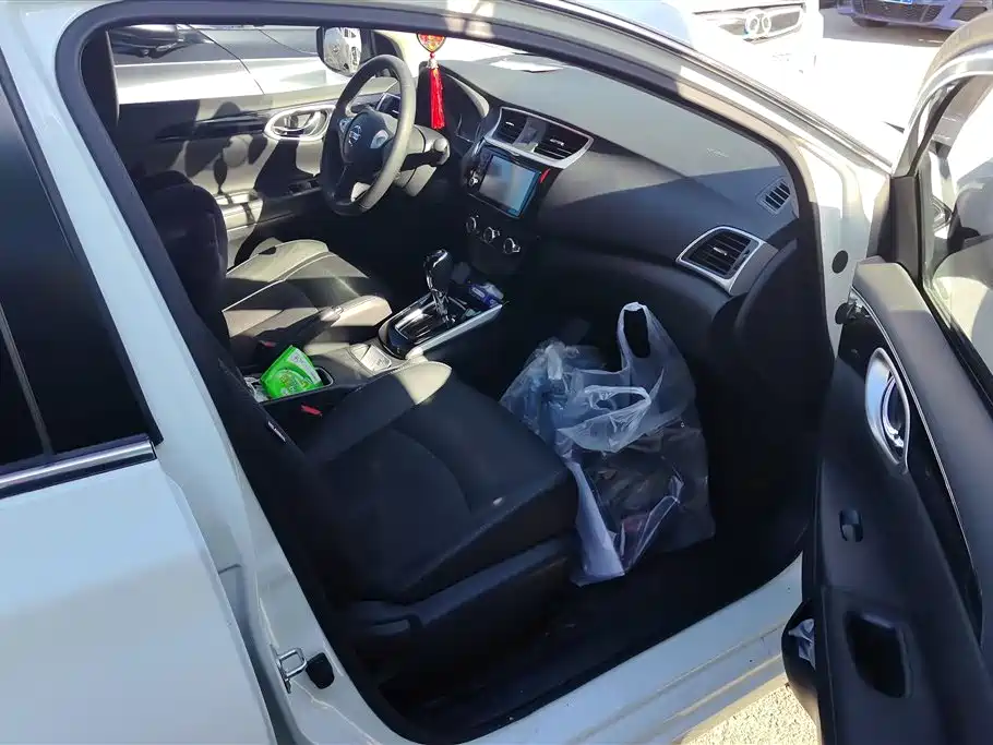 Sylphy 2018 1.6XV CVT Exclusive Edition купить на сайте DeffCars
