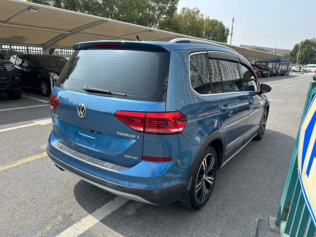 Touran 2018 Touran L 280TSI DSG Extended Edition 7 seats National V купить на сайте DeffCars