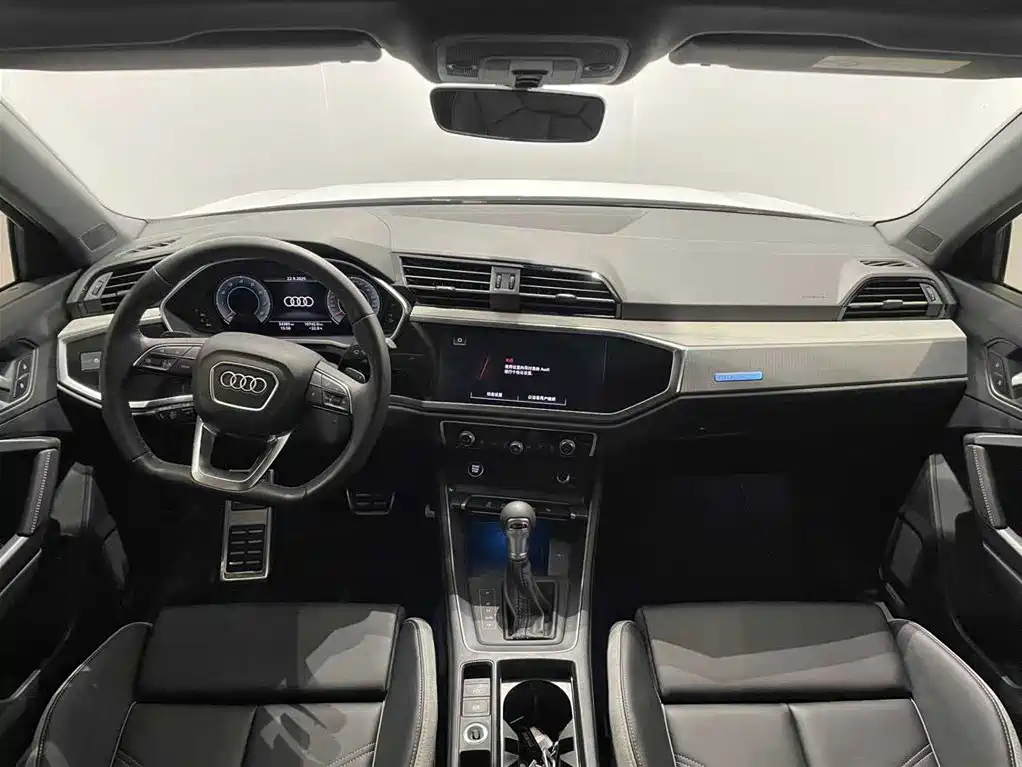 Audi Q3 2024 35 TFSI Fashionable and Dynamic купить на сайте DeffCars