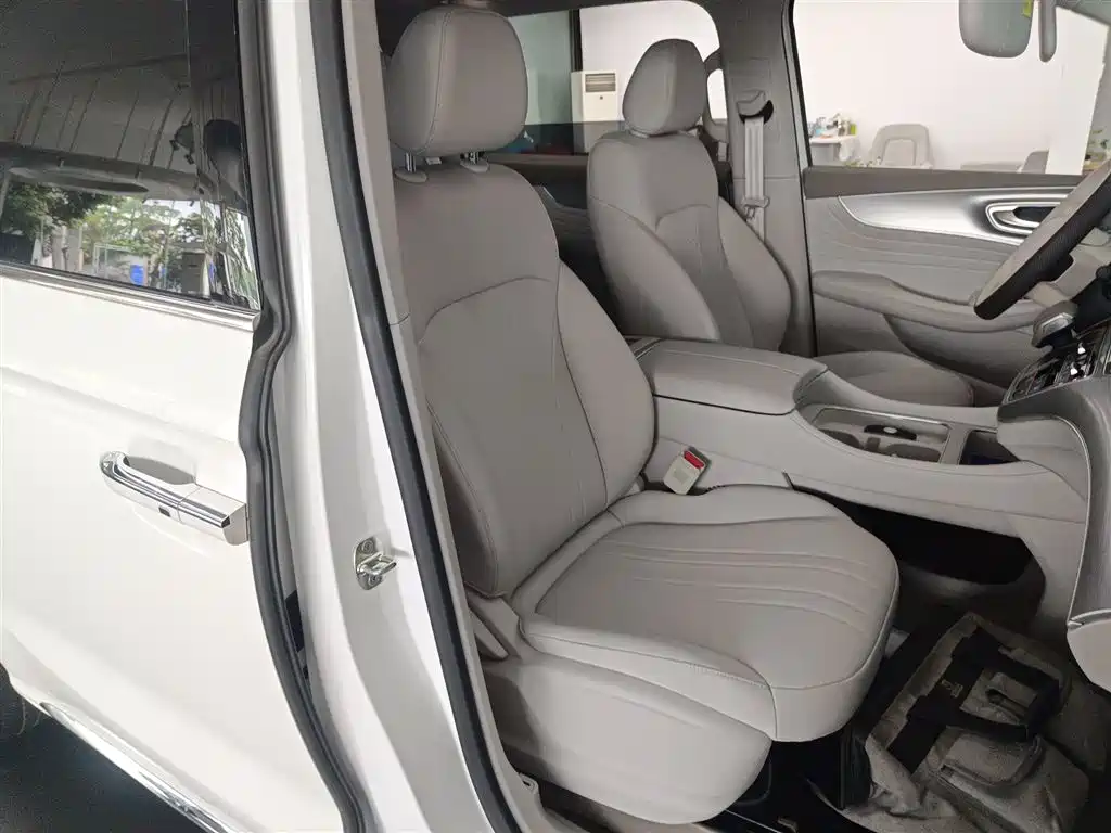 Roewe iMAX8 New Energy 2025 1.5T DMH Lu Zun Premium Edition купить на сайте DeffCars