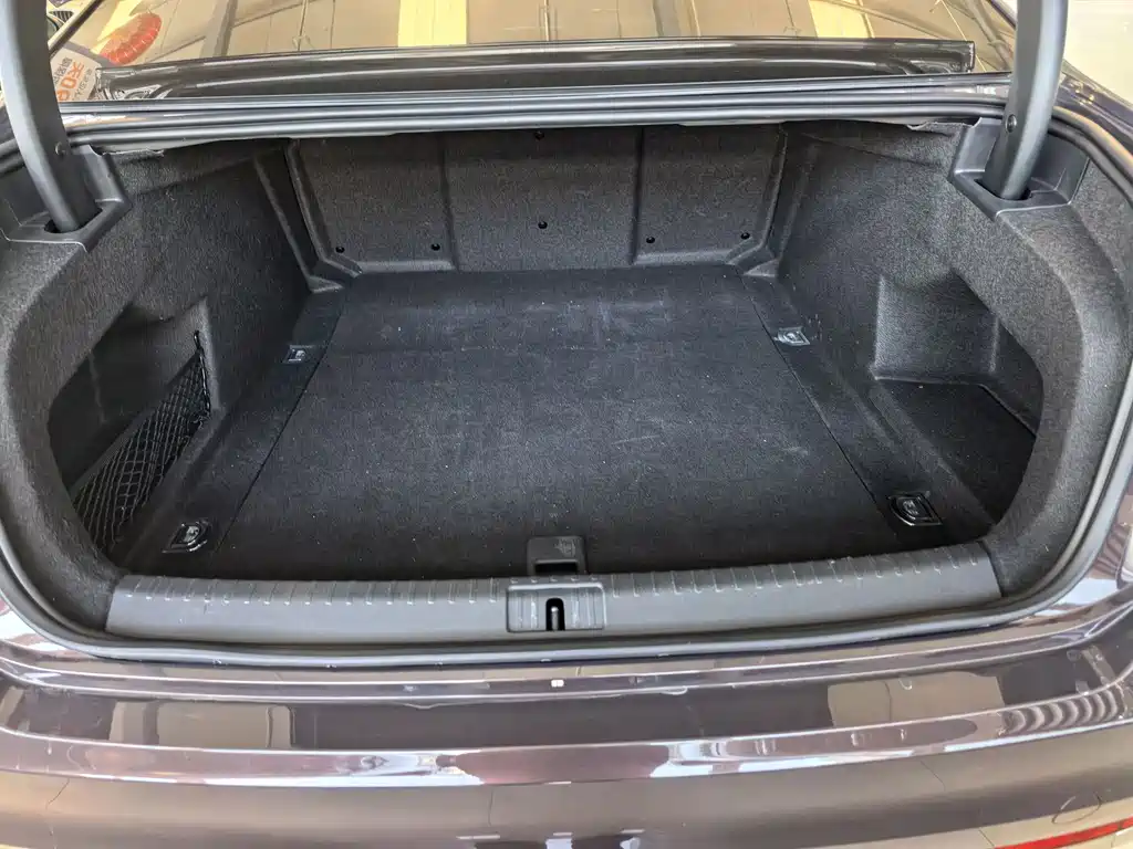 Huiang 2019 380TSI 2WD Business Edition National V купить на сайте DeffCars