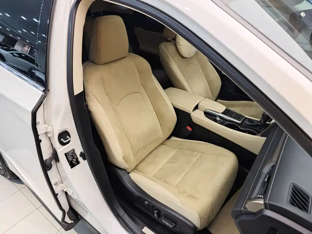 Lexus RX 2020 300 2WD Elite Edition National VI купить на сайте DeffCars