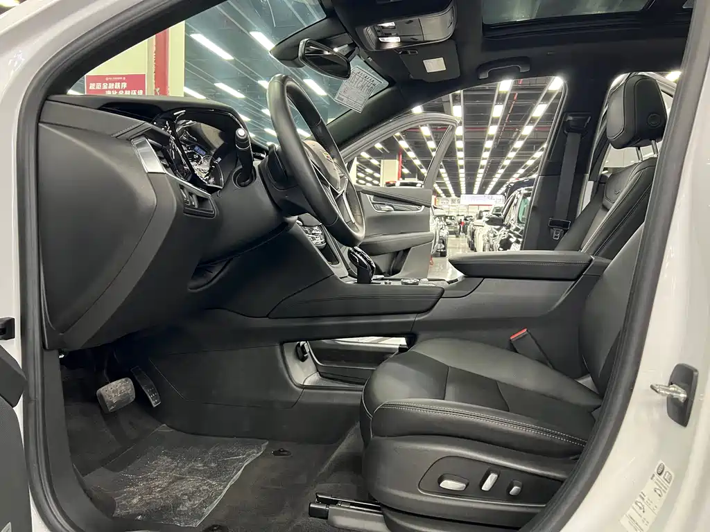 Cadillac XT5 2022 2.0T two-wheel drive luxury model купить на сайте DeffCars