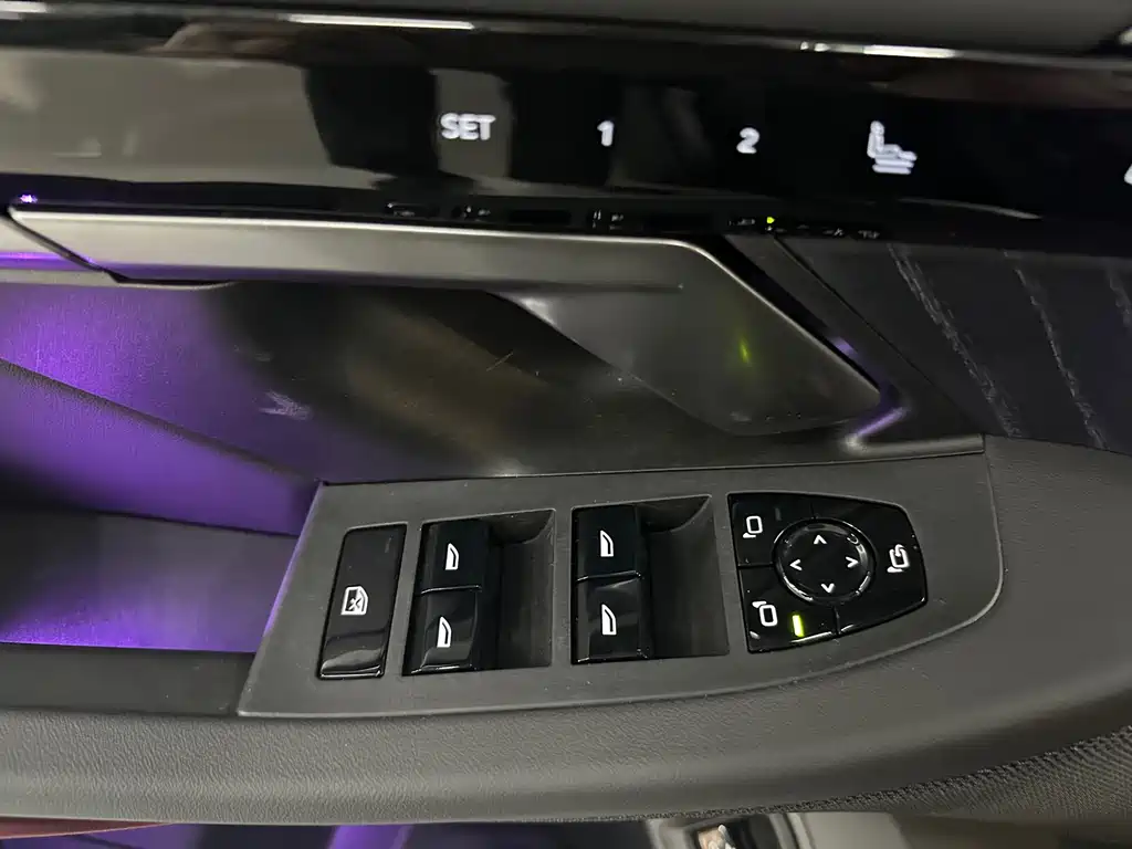 BMW 5 Series 2025 525Li Luxury Package купить на сайте DeffCars