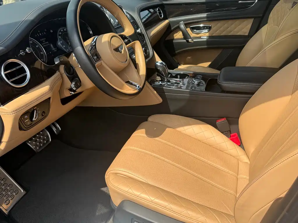 Bentayga 2017 6.0T Standard Edition купить на сайте DeffCars