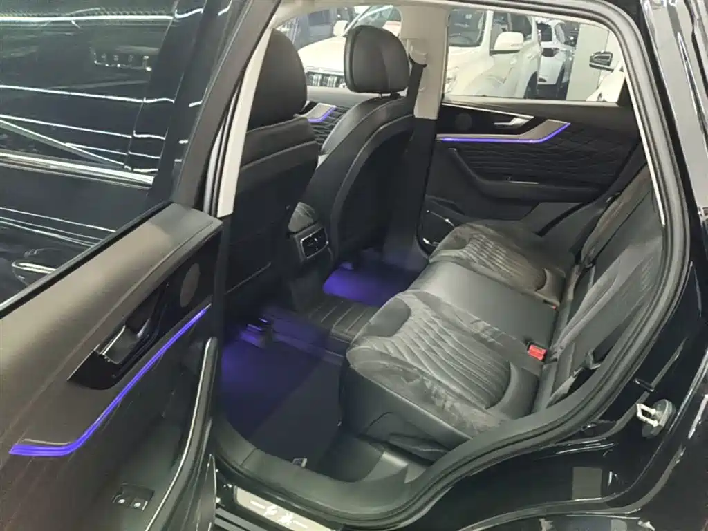 Hongqi HS5 2022 facelift 2.0T Zhilian Flagship Edition купить на сайте DeffCars