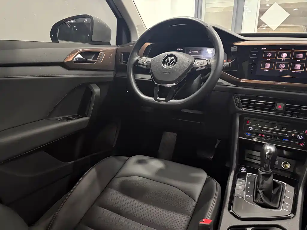 Tuyue 2022 280TSI two-wheel drive luxury version купить на сайте DeffCars
