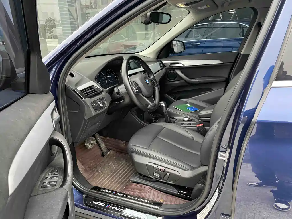 BMW X1 2019 sDrive20Li Leading Model купить на сайте DeffCars