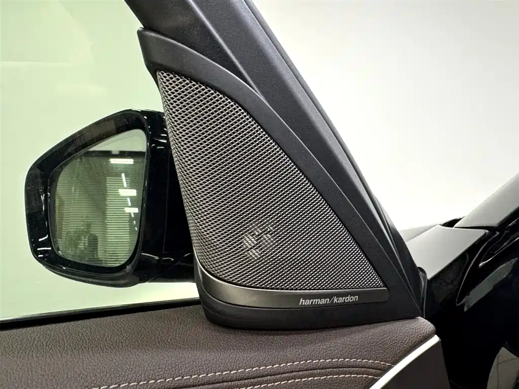BMW 5 Series 2021 Facelift 530Li Exclusive M Sports Package купить на сайте DeffCars