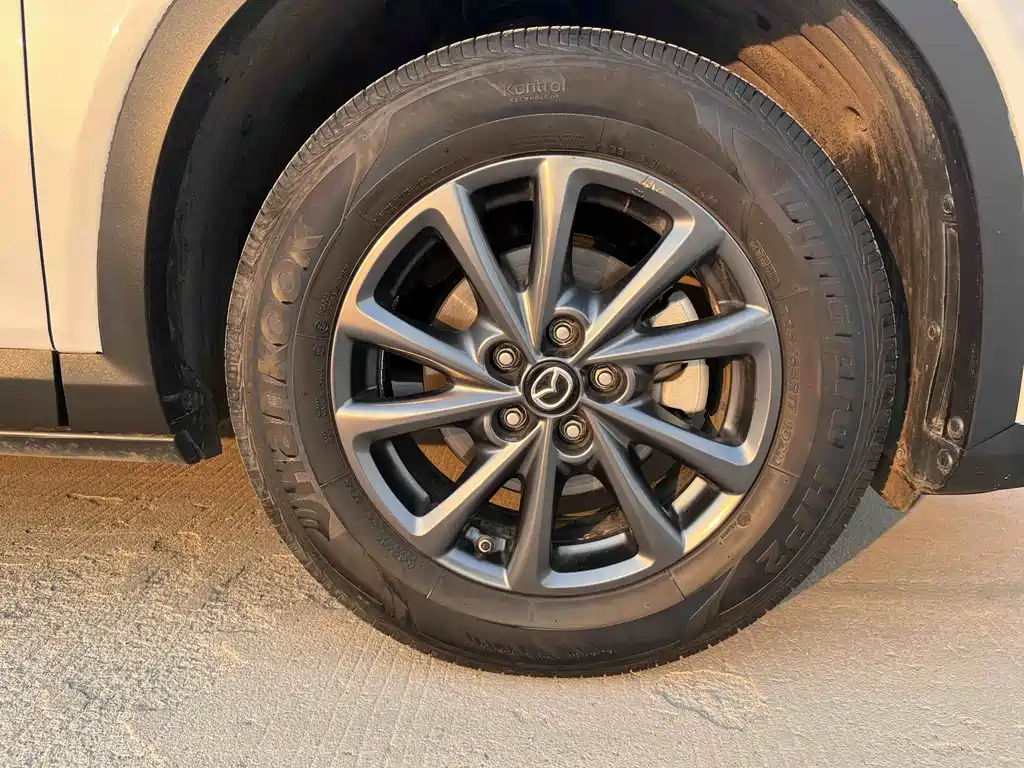 Mazda CX-4 2021 2.0L automatic two-wheel drive Blue Sky Premium Edition купить на сайте DeffCars