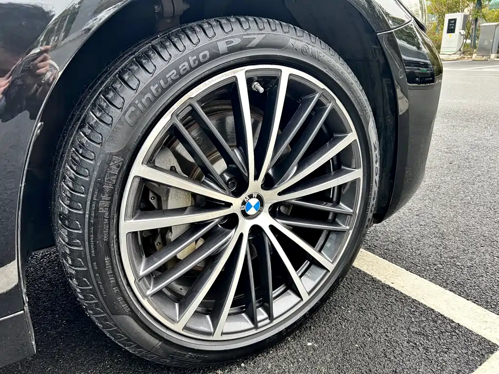 BMW 5 Series 2022 530Li Leading M Sports Package купить на сайте DeffCars