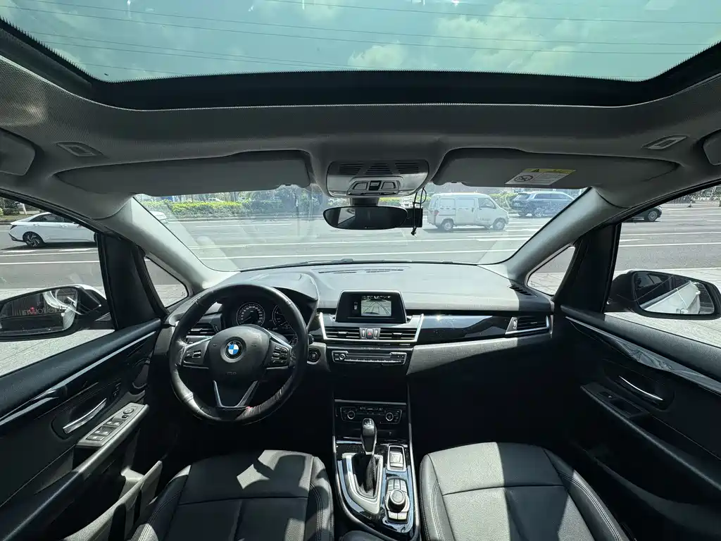 BMW 2 Series Touring 2018 218i Leading Model купить на сайте DeffCars