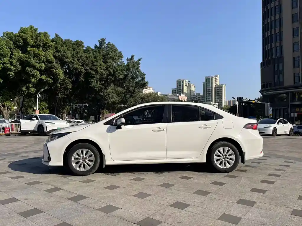 Corolla 2019 1.2T S-CVT GL Pioneer Edition купить на сайте DeffCars