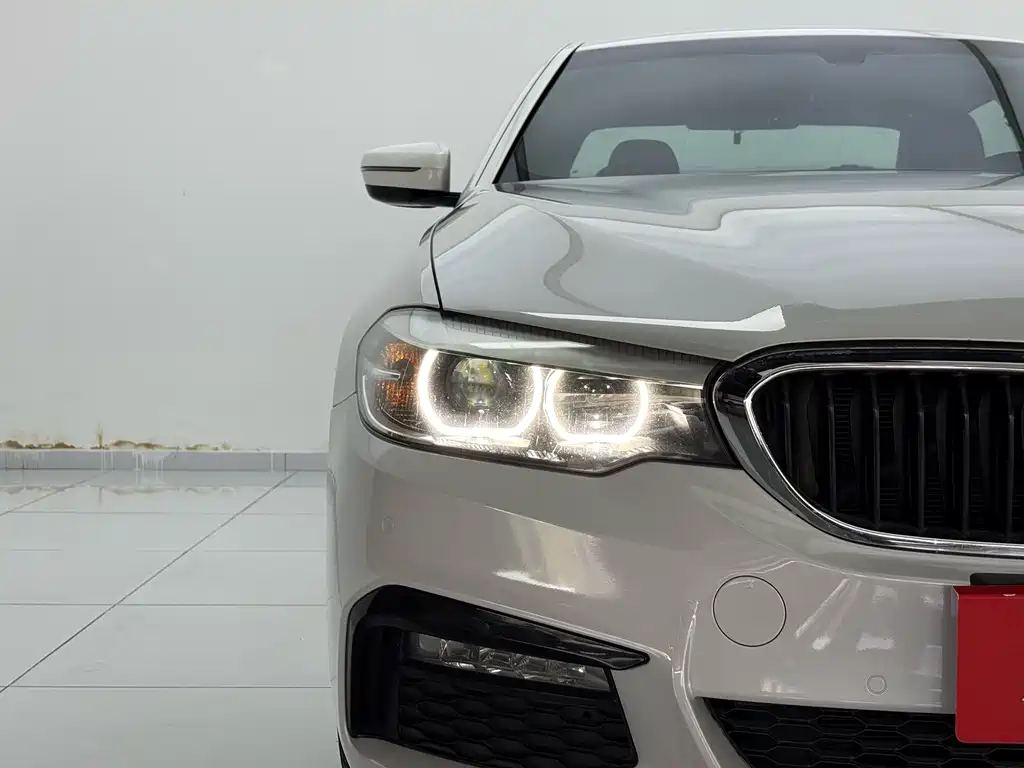 BMW 5 Series 2018 facelift 530Li leading M sports package купить на сайте DeffCars