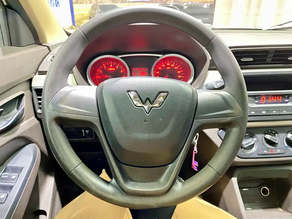 Wuling Hongguang 2019 1.5L S Standard National VI LAR купить на сайте DeffCars