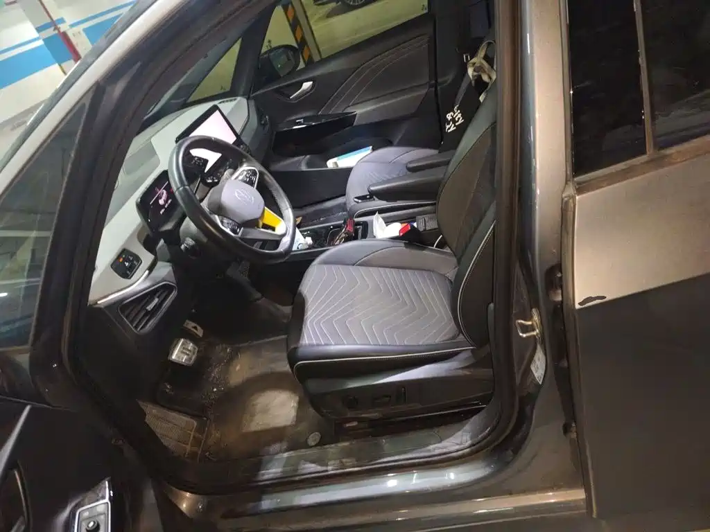 Volkswagen ID.3 2023 upgraded model pure smart version купить на сайте DeffCars