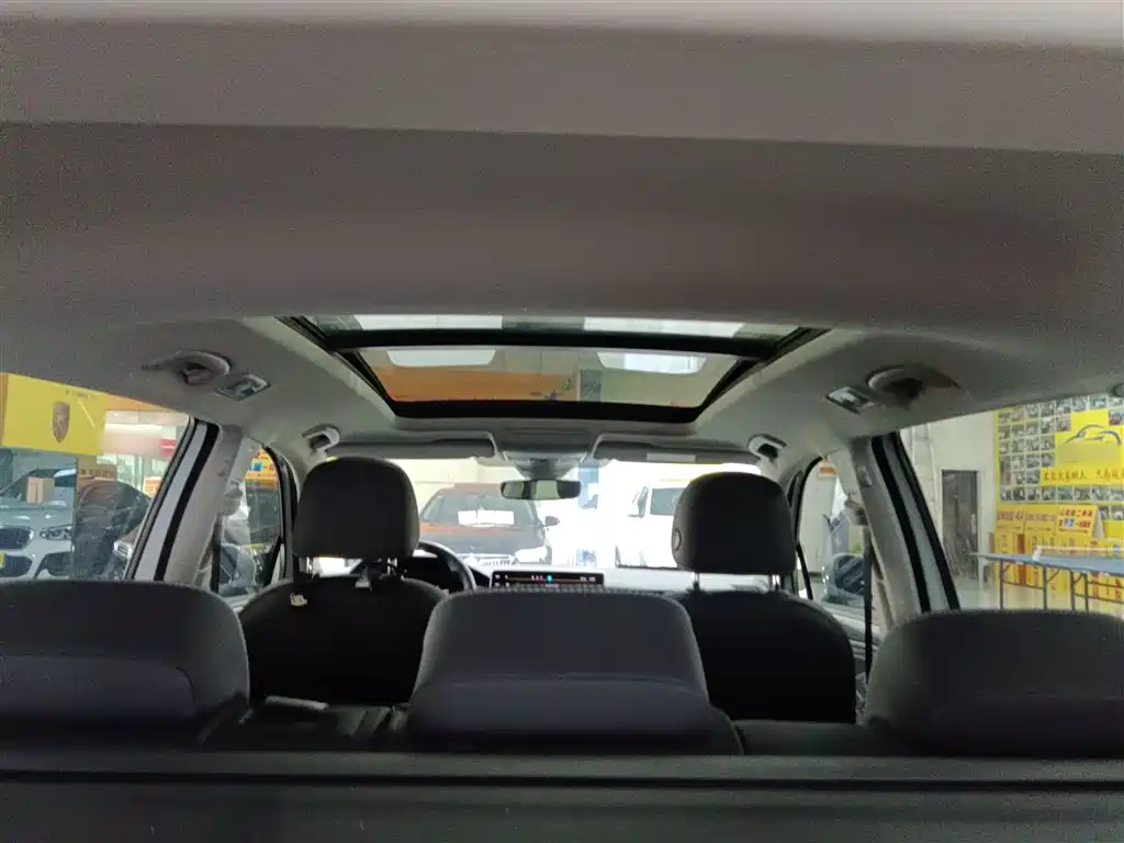 Tiguan L 2023 330TSI automatic two-wheel drive R-Line version купить на сайте DeffCars