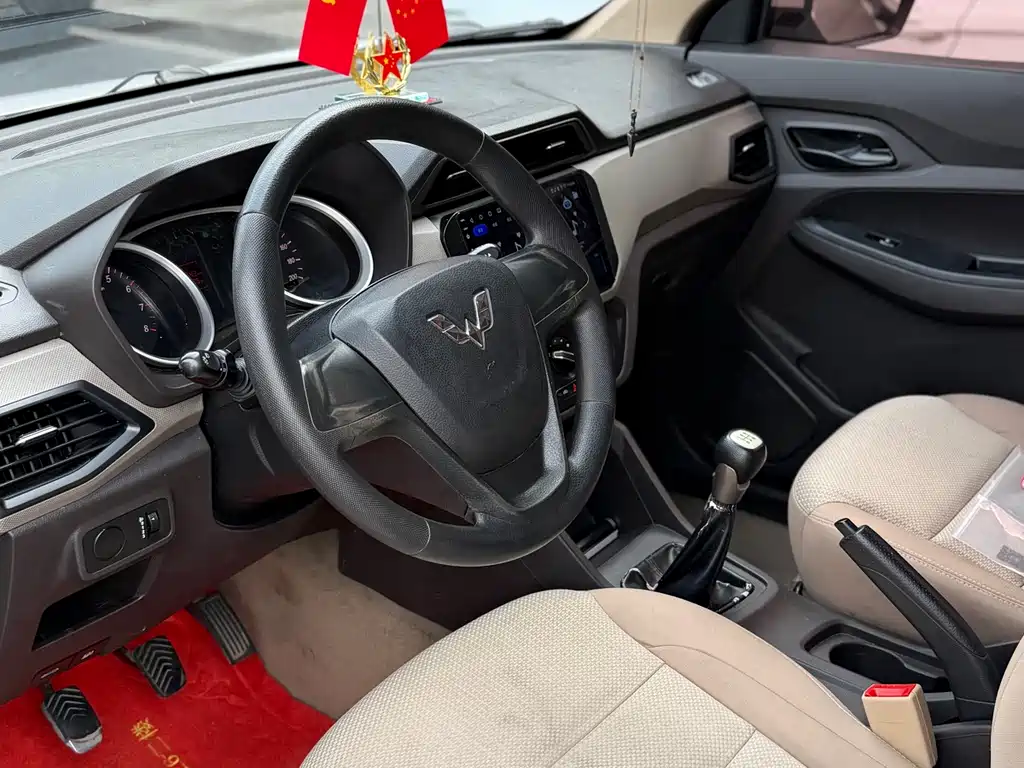 Wuling Hongguang 2019 1.5L S basic model National VI LAR купить на сайте DeffCars