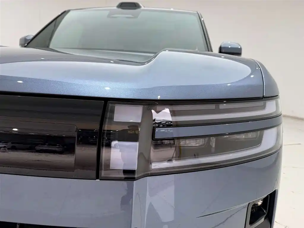 Titanium 7 2025 190KM four-wheel drive Ultra version купить на сайте DeffCars