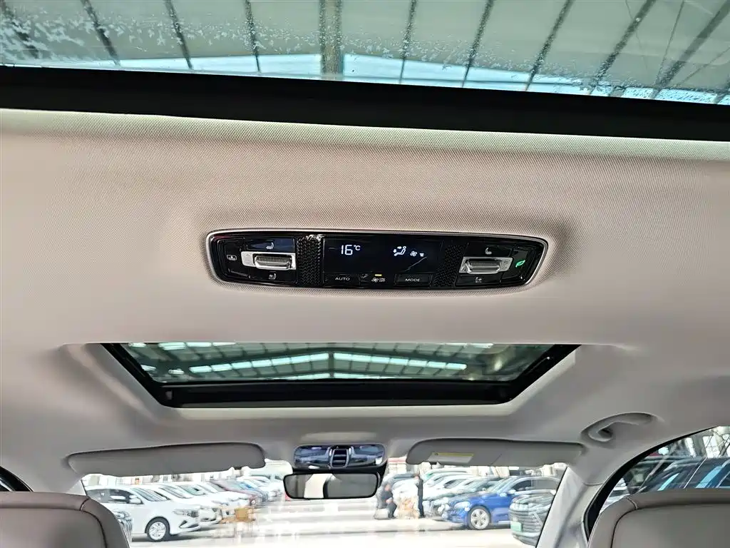 Roewe iMAX8 2021 400TGI Supreme Series Supreme Edition купить на сайте DeffCars