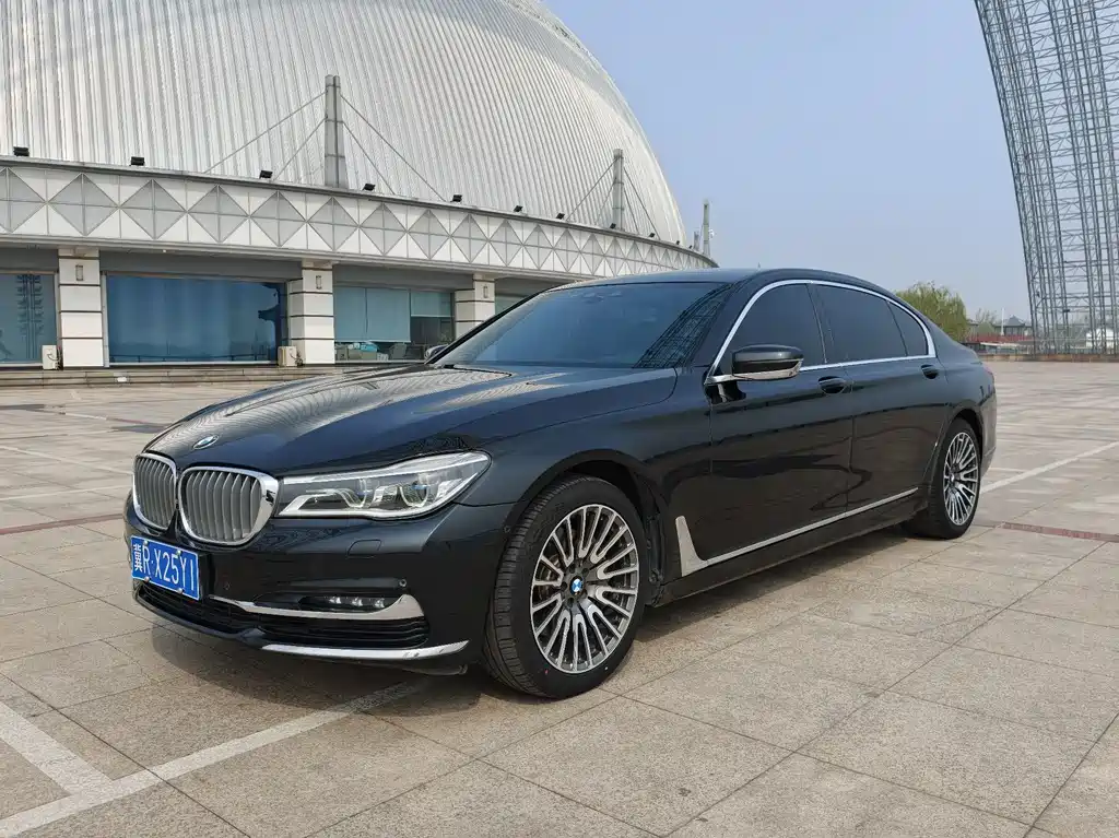 BMW 7 Series 2017 740Li xDrive Luxury купить на сайте DeffCars