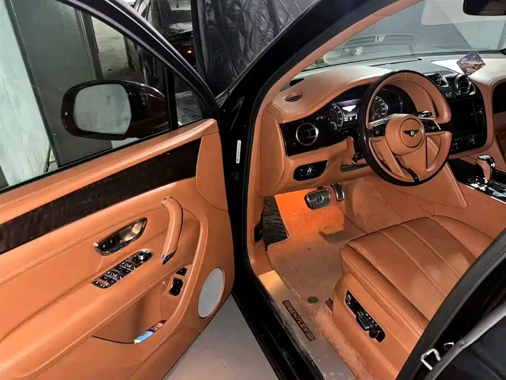 Bentayga 2018 4.0T V8 купить на сайте DeffCars