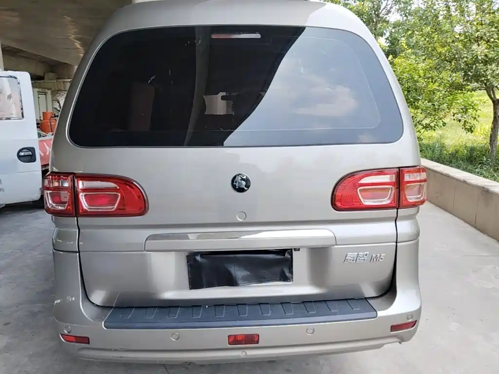 Lingzhi 2023 M5L 1.6L Basic 7-seater купить на сайте DeffCars