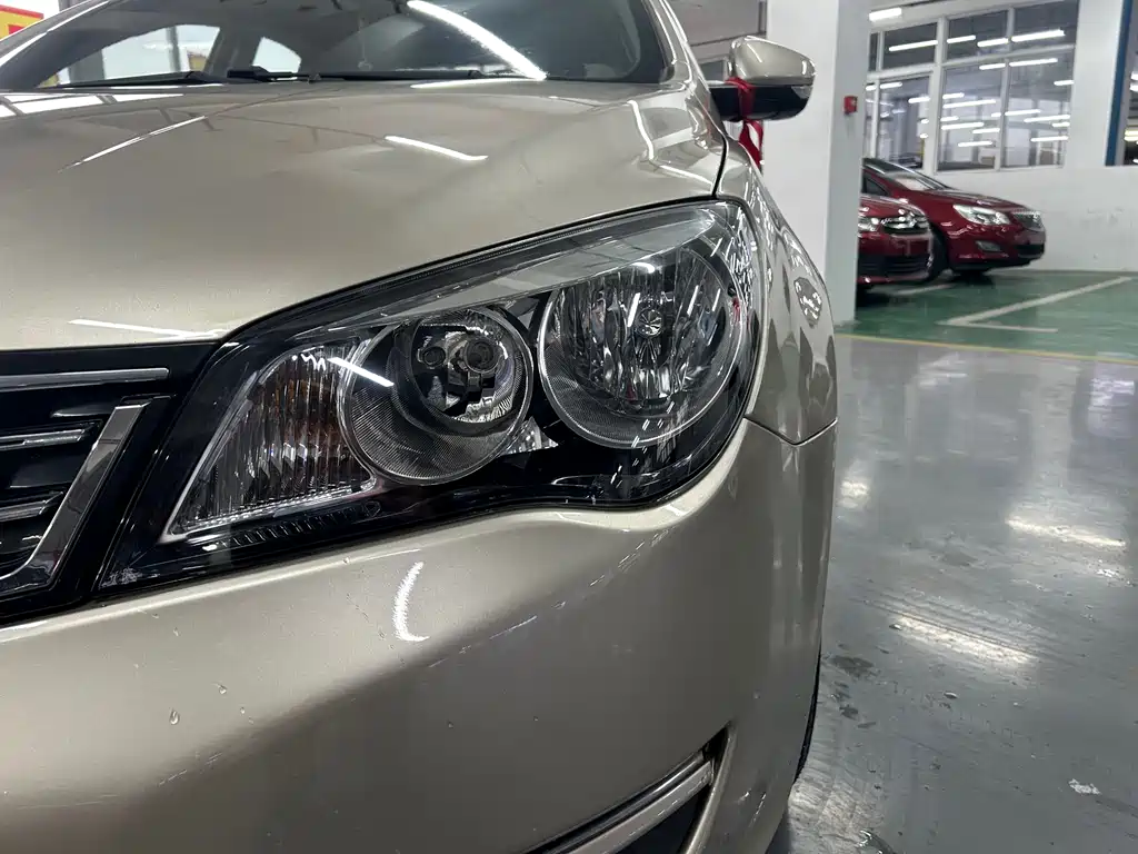 Roewe 350 2015 1.5L automatic exclusive version купить на сайте DeffCars