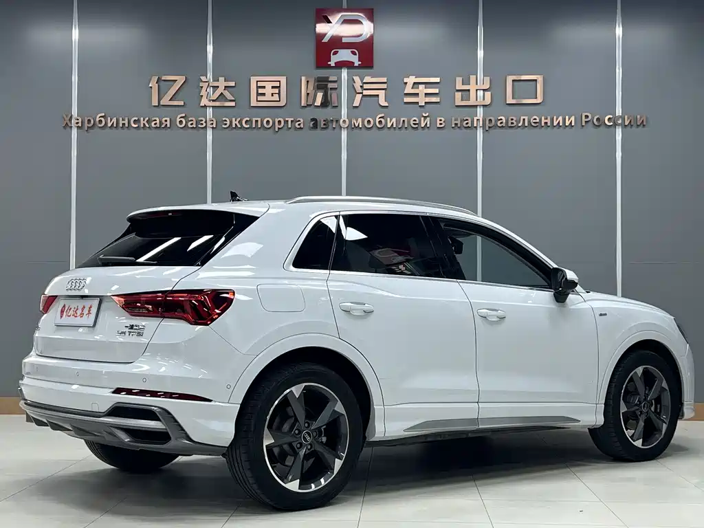 Audi Q3 2022 35 TFSI Fashionable and Dynamic купить на сайте DeffCars