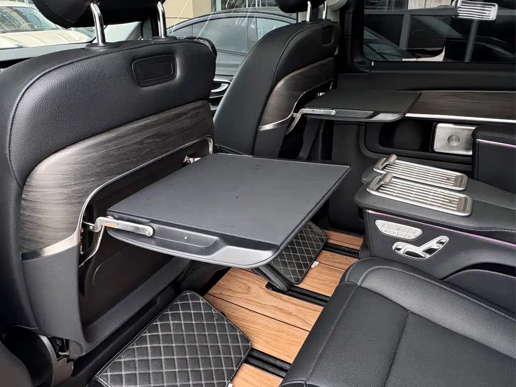 Mercedes-Benz V-Class 2024 V 300 L Long Wheelbase Luxury Edition купить на сайте DeffCars