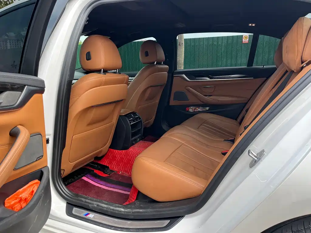 BMW 5 Series 2019 530Li Leading M Sports Package купить на сайте DeffCars