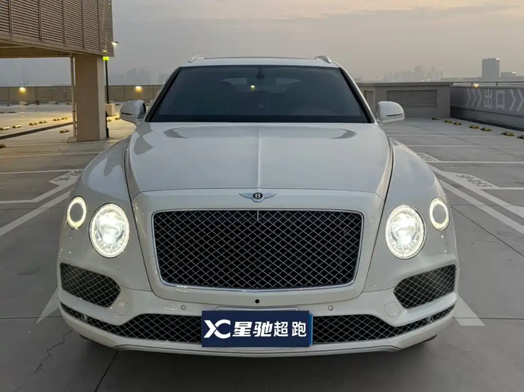 Bentayga 2018 4.0T V8 купить на сайте DeffCars