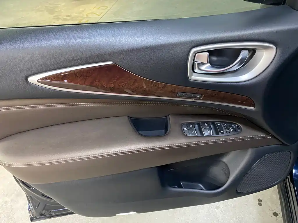 Infiniti QX60 imported 2020 2.5 S/C Hybrid two-wheel drive excellent version купить на сайте DeffCars