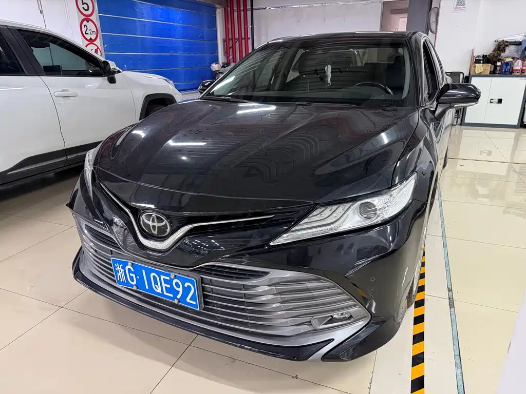 Camry 2019 2.5G Deluxe Edition National VI купить на сайте DeffCars
