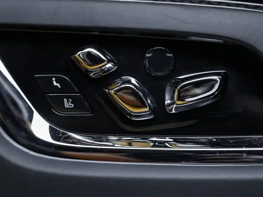 Cullinan 2020 Black Badge купить на сайте DeffCars