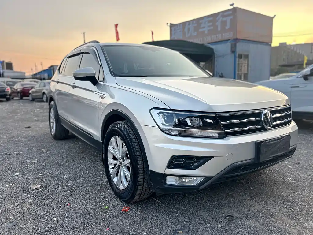 Tiguan L 2017 330TSI automatic two-wheel drive fashion version купить на сайте DeffCars