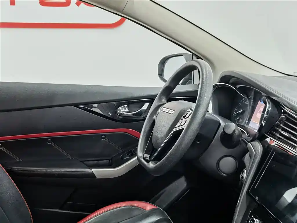 Venucia D60 2019 1.6L XL Manual Intelligent Link Elite Edition купить на сайте DeffCars