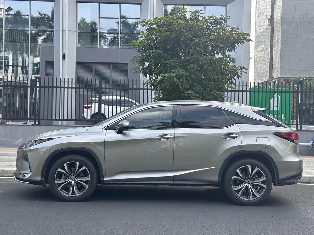Lexus RX 2020 facelift 300 four-wheel drive elegant version купить на сайте DeffCars