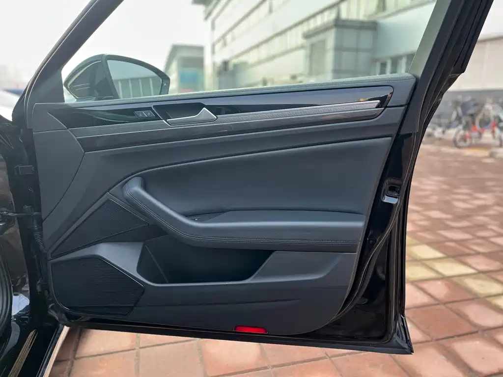Huiang 2016 380TSI 2WD Yuzun Edition купить на сайте DeffCars